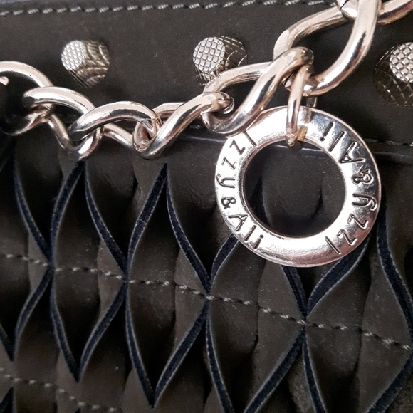 2/$35 SALE  Vegan IZZY & Ali  Pleated Design Medium sized Purse - Picture 9 of 9